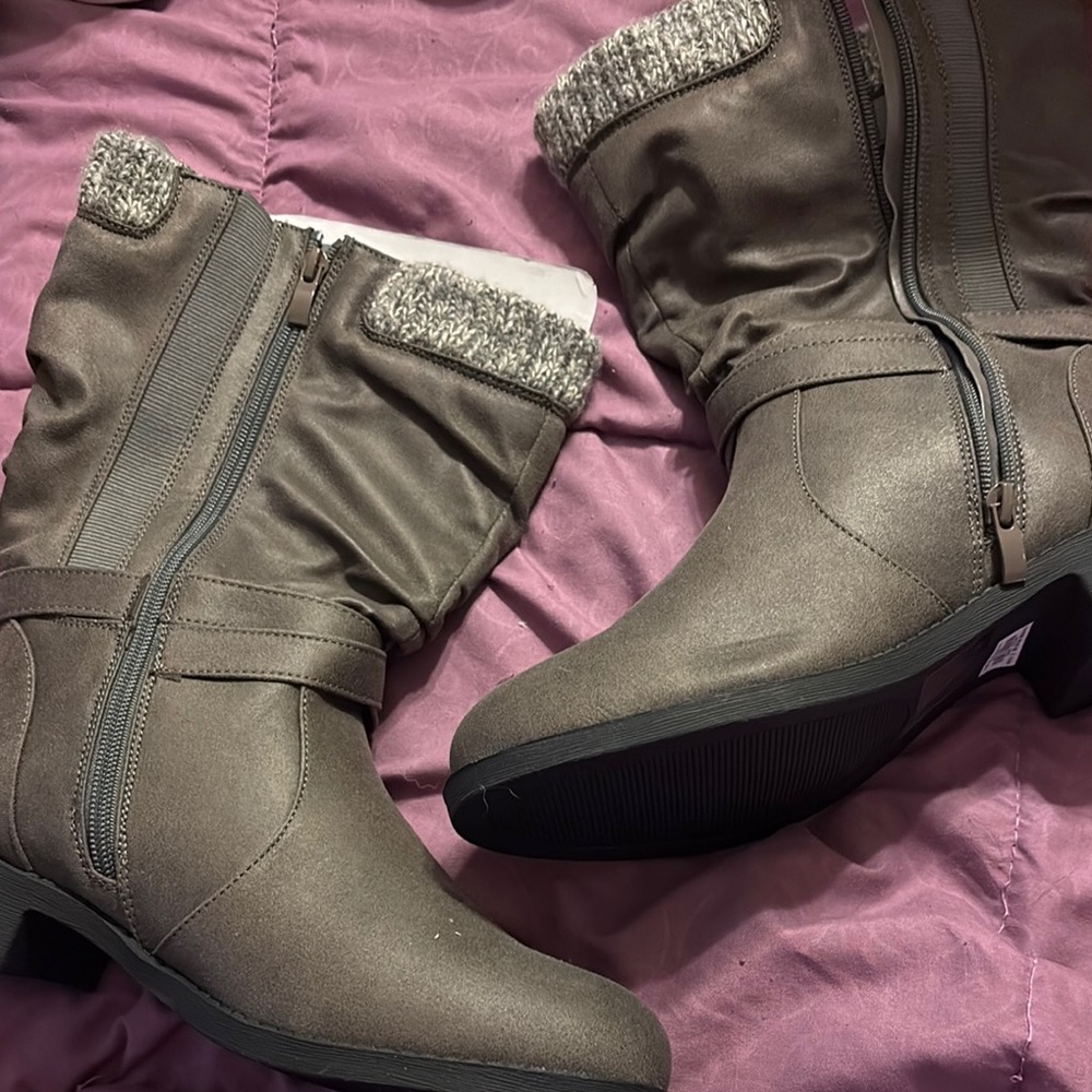 NWOT Torrid sweater boots